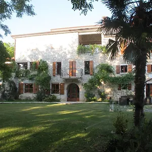 Pensión Castello Rausch, Valkarin