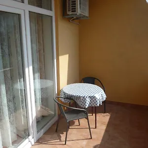 Pensión & Milka, Umag